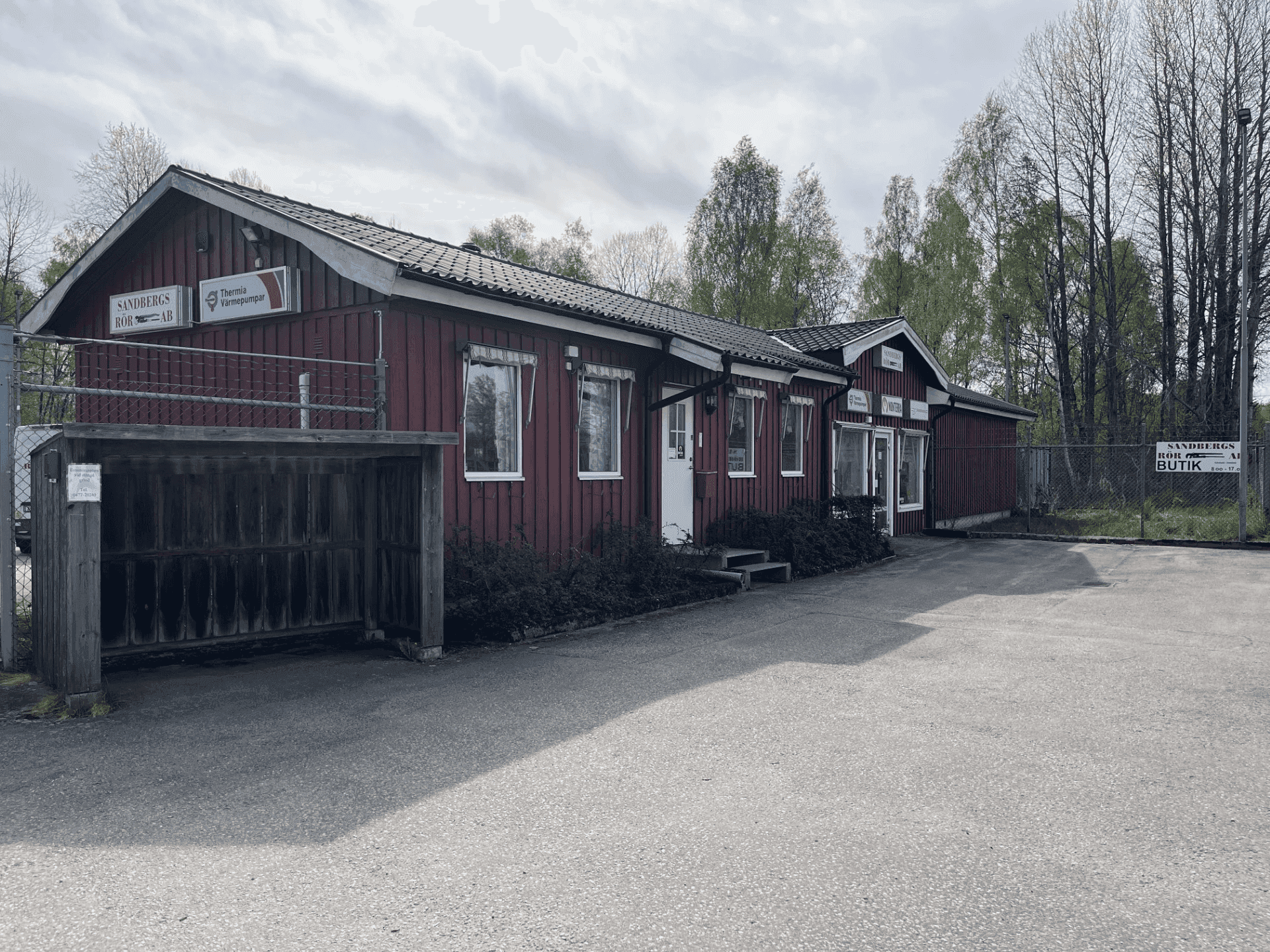 Sandbergs Rörs butik och kontor i Urshult